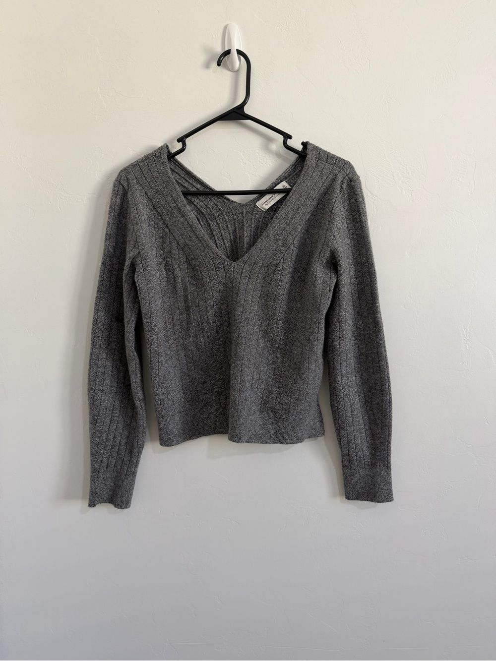 Abercrombie & Fitch Soft A&F Ribbed V Neck Top Gray Long Sleeve XS